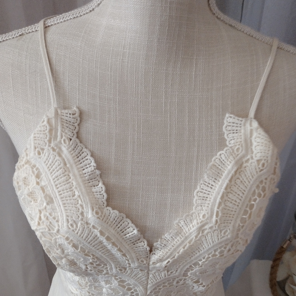 Forever 21 Romper With Lace Top. Size S - Picture 3 of 11